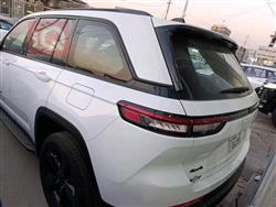 جیپ گراند شیرۆکی